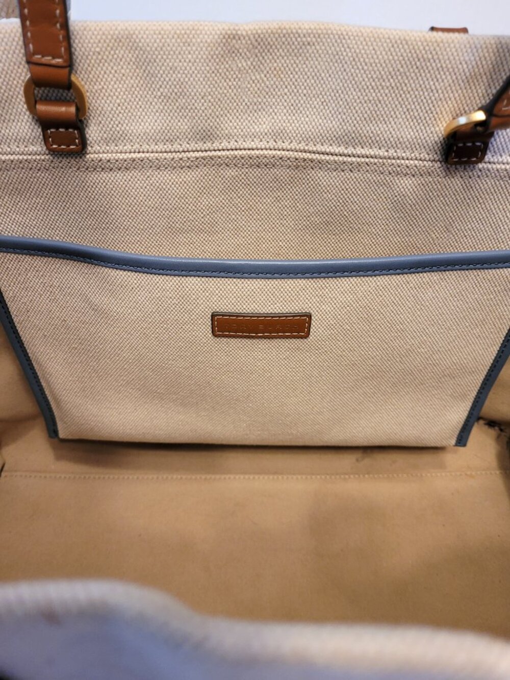 Tory Burch Blake Canvas Jumbo Tote - Picture 8 of 16